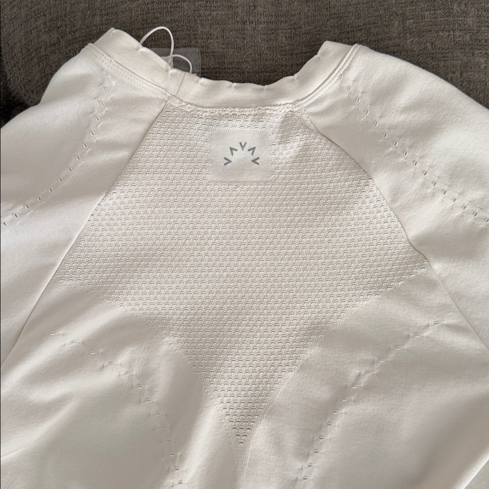 Varley seamless activewear three quarter sleeve crop top - Picture 4 of 6